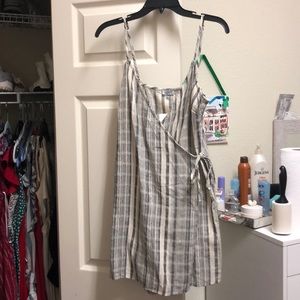 Tobi patterned wrap dress